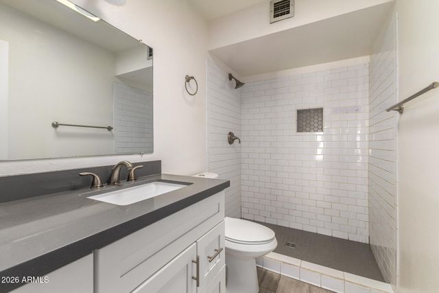 5966 W AUGUSTA Avenue, Glendale, AZ 85301