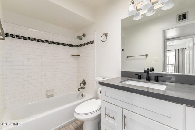 5966 W AUGUSTA Avenue, Glendale, AZ 85301