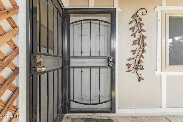 5966 W AUGUSTA Avenue, Glendale, AZ 85301