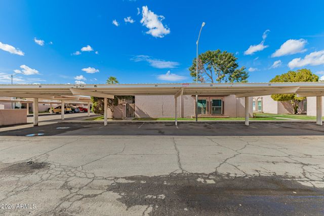 5966 W AUGUSTA Avenue, Glendale, AZ 85301