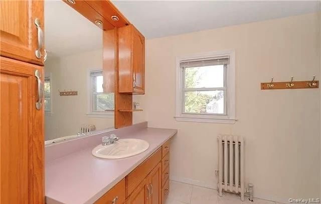 2 Elm Street, Glen Head, NY 11545