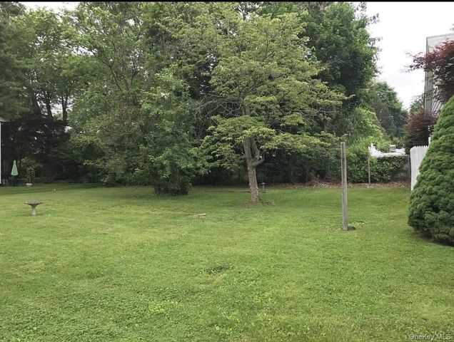 2 Elm Street, Glen Head, NY 11545