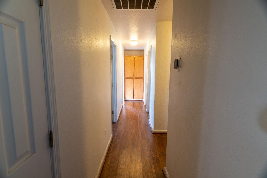 Image 6 of property listing at 4212 Merritt Drive, Traver, CA 93673