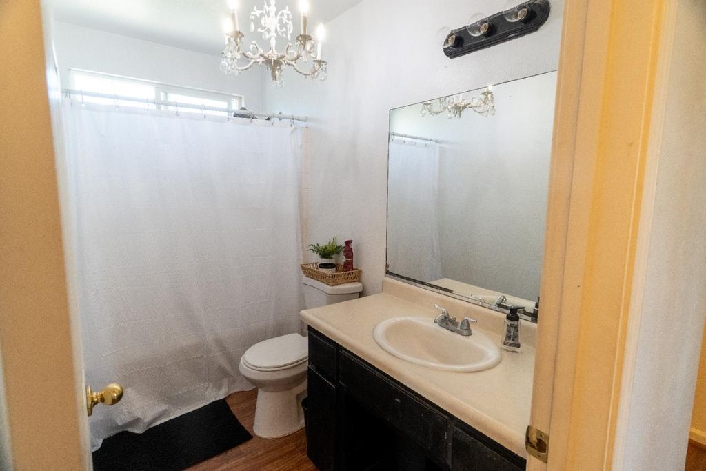 Image 7 of property listing at 4212 Merritt Drive, Traver, CA 93673