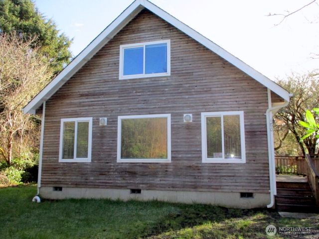 160 S Port Loop SW, Ocean Shores, WA 98569