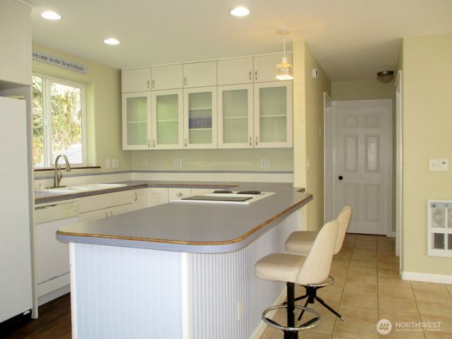 160 S Port Loop SW, Ocean Shores, WA 98569