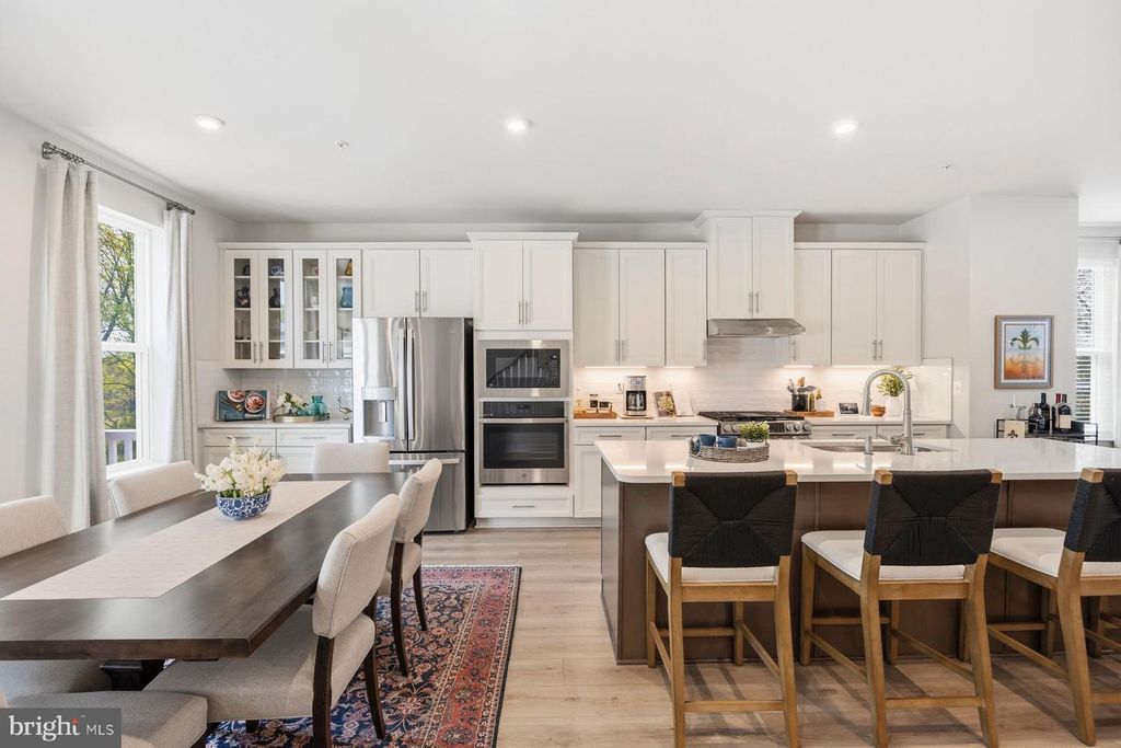 Image 10 of property listing at 8513 HUDSON CT, Laurel, MD 20723