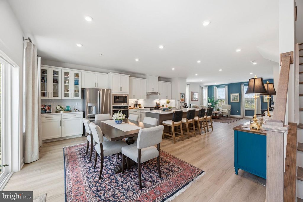 Image 11 of property listing at 8513 HUDSON CT, Laurel, MD 20723