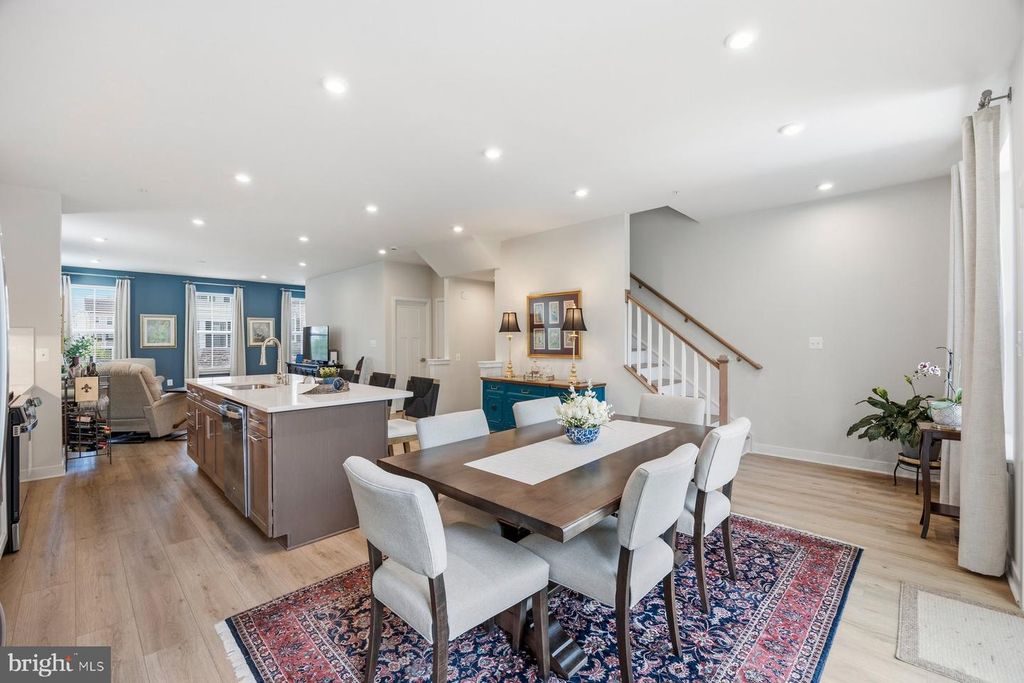 Image 13 of property listing at 8513 HUDSON CT, Laurel, MD 20723