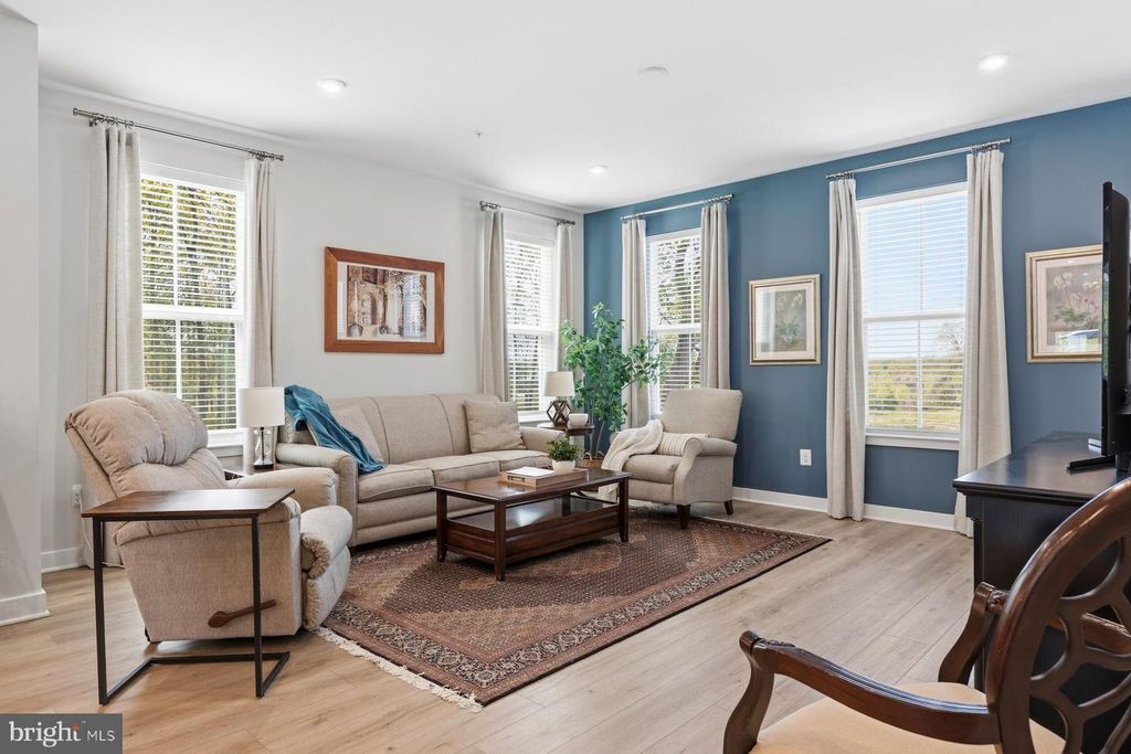 Image 16 of property listing at 8513 HUDSON CT, Laurel, MD 20723