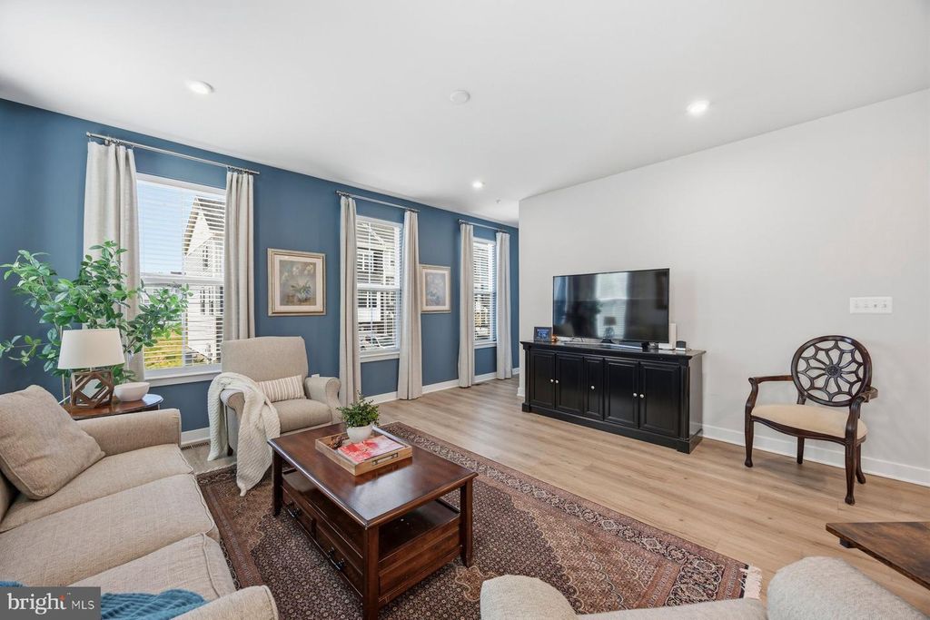 Image 17 of property listing at 8513 HUDSON CT, Laurel, MD 20723