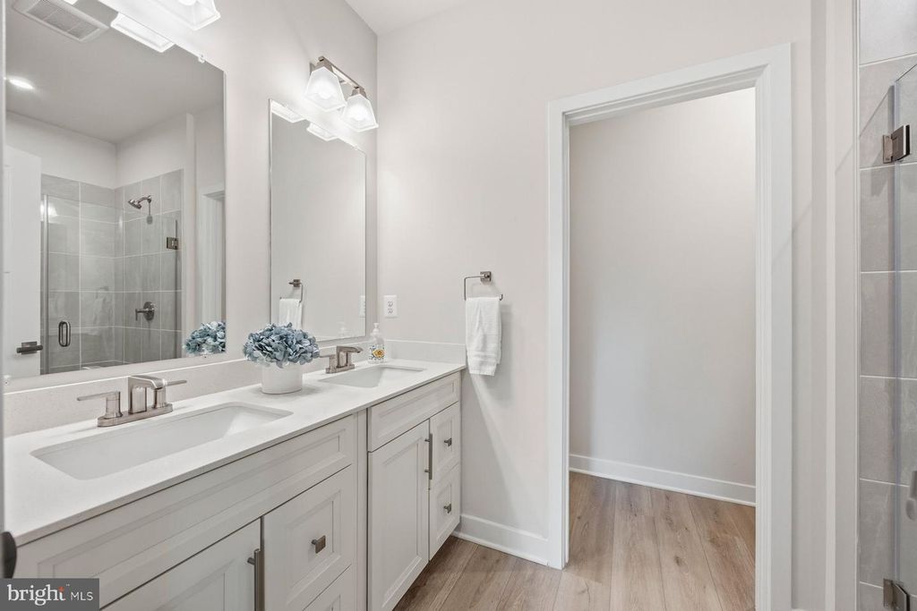 Image 21 of property listing at 8513 HUDSON CT, Laurel, MD 20723