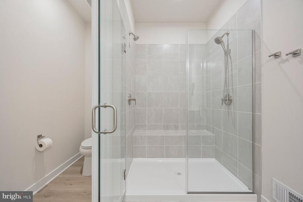 Image 22 of property listing at 8513 HUDSON CT, Laurel, MD 20723