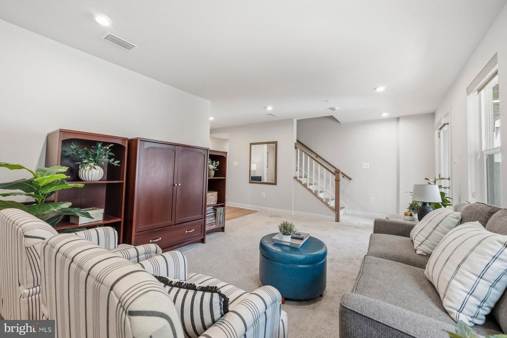 Image 27 of property listing at 8513 HUDSON CT, Laurel, MD 20723