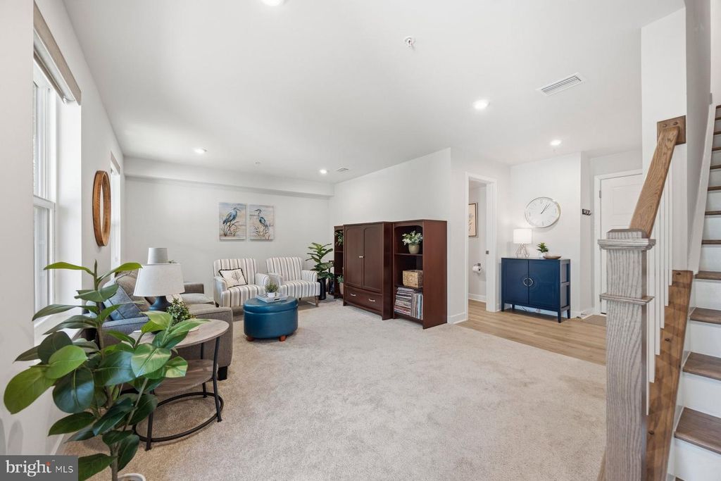 Image 28 of property listing at 8513 HUDSON CT, Laurel, MD 20723