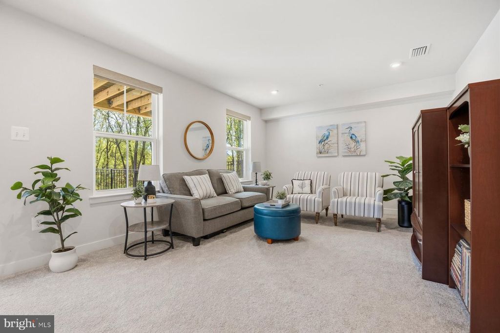 Image 29 of property listing at 8513 HUDSON CT, Laurel, MD 20723