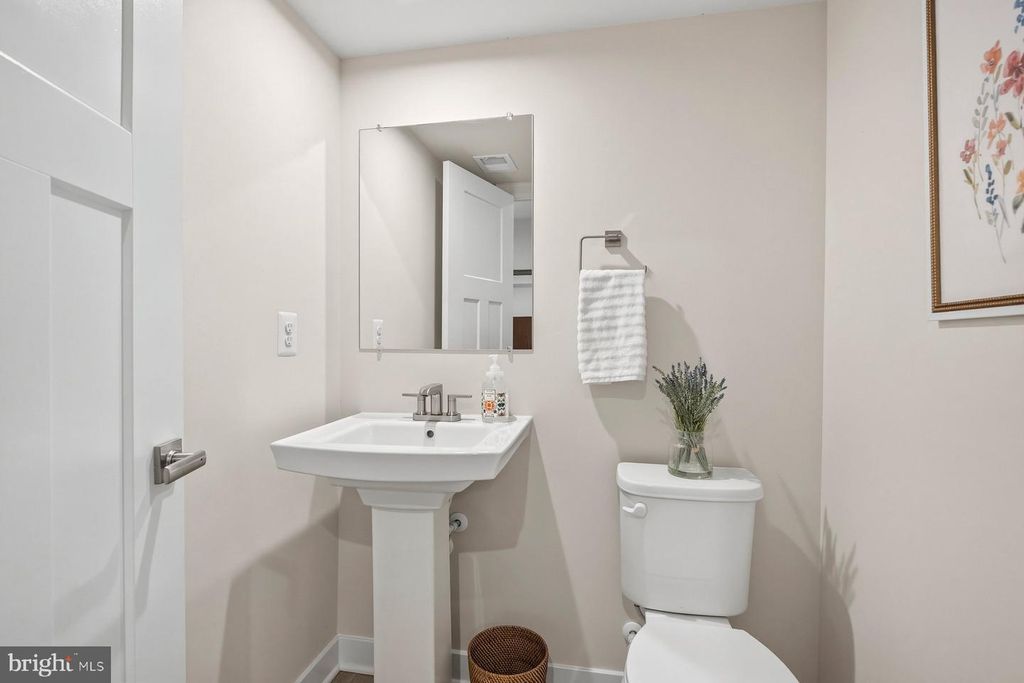 Image 31 of property listing at 8513 HUDSON CT, Laurel, MD 20723