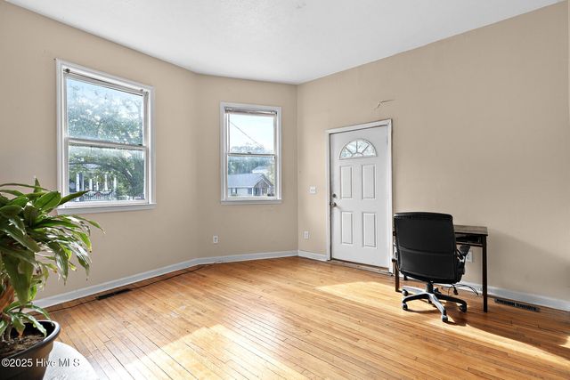 129 S 8th Street, Wilmington, NC 28401