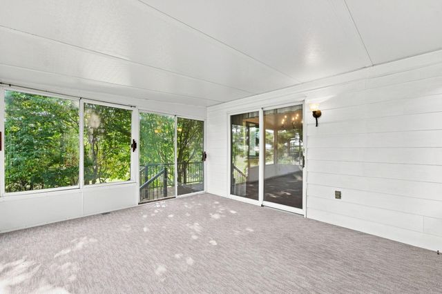 7470 Upper 26th Street N, Oakdale, MN 55128