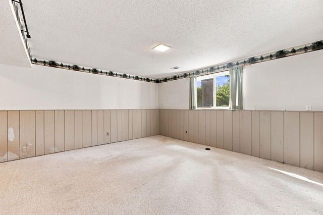 7470 Upper 26th Street N, Oakdale, MN 55128