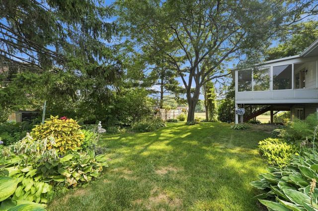 7470 Upper 26th Street N, Oakdale, MN 55128
