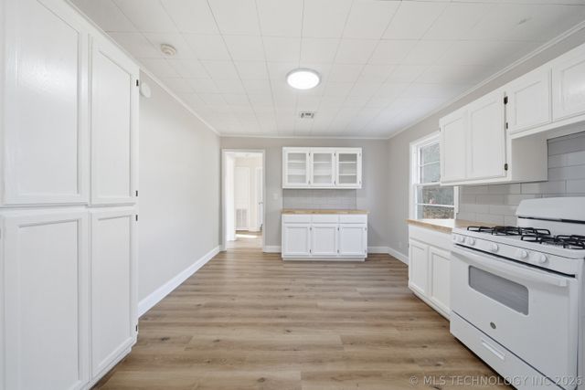 906 N Birch Street, Owasso, OK 74055