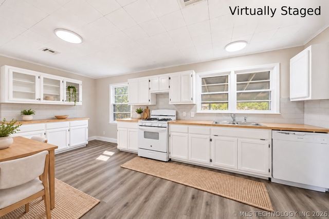 906 N Birch Street, Owasso, OK 74055