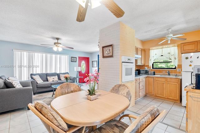 2321 Gulfstream Dr, Miramar, FL 33023