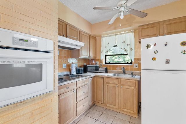 2321 Gulfstream Dr, Miramar, FL 33023