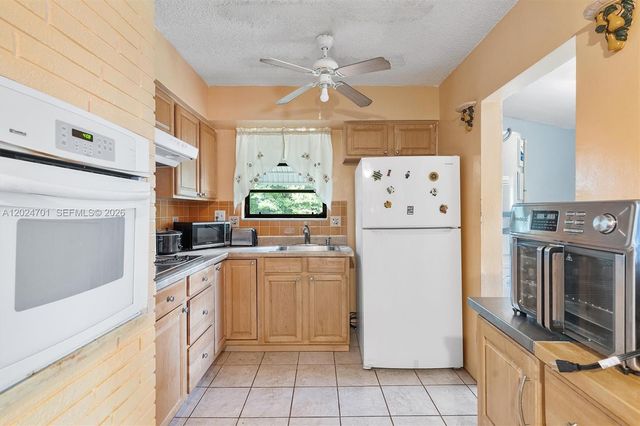 2321 Gulfstream Dr, Miramar, FL 33023