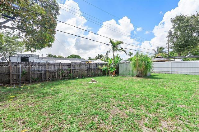 2321 Gulfstream Dr, Miramar, FL 33023