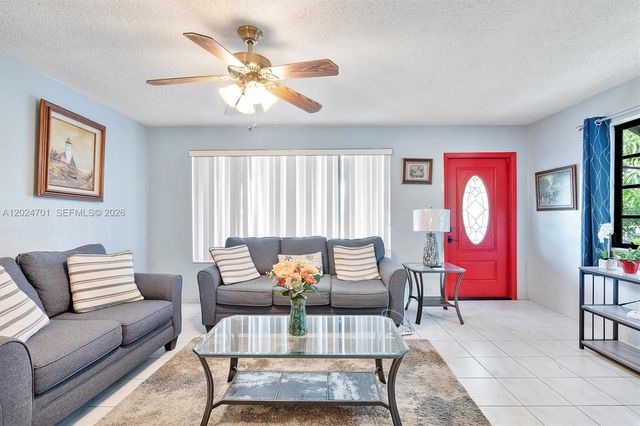 2321 Gulfstream Dr, Miramar, FL 33023