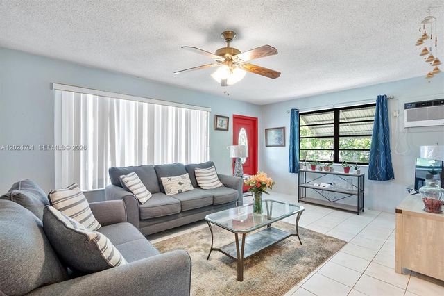 2321 Gulfstream Dr, Miramar, FL 33023