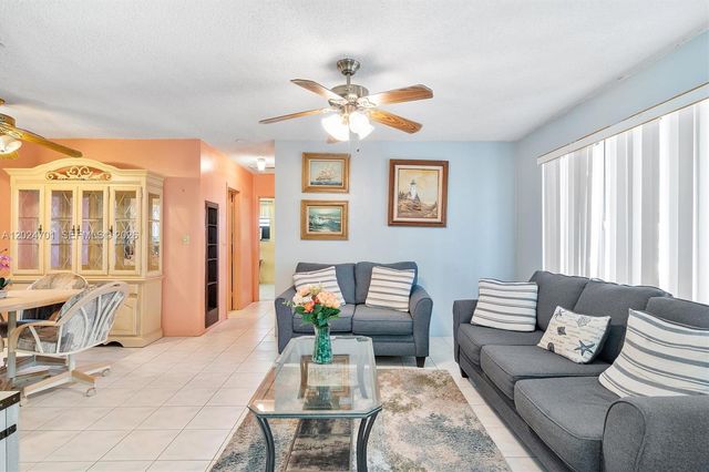2321 Gulfstream Dr, Miramar, FL 33023
