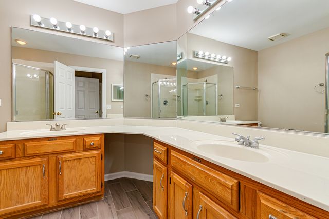 2316 Highland Court 2316, Schaumburg, IL 60194