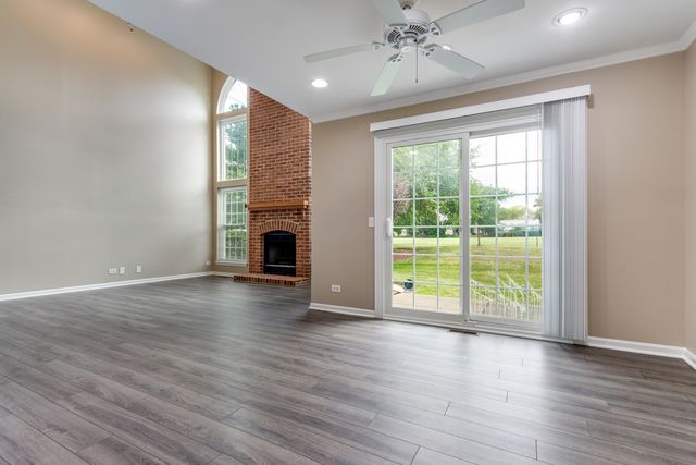 2316 Highland Court 2316, Schaumburg, IL 60194