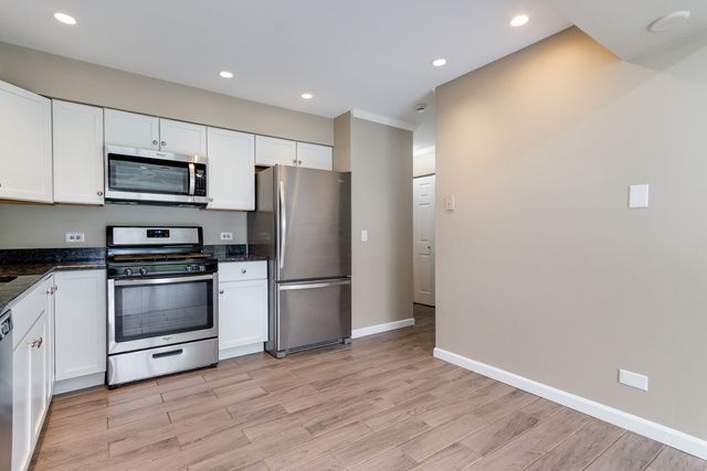 2316 Highland Court 2316, Schaumburg, IL 60194