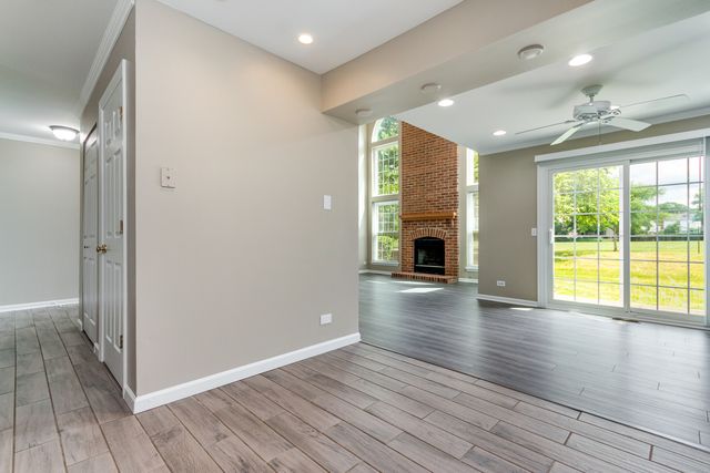 2316 Highland Court 2316, Schaumburg, IL 60194