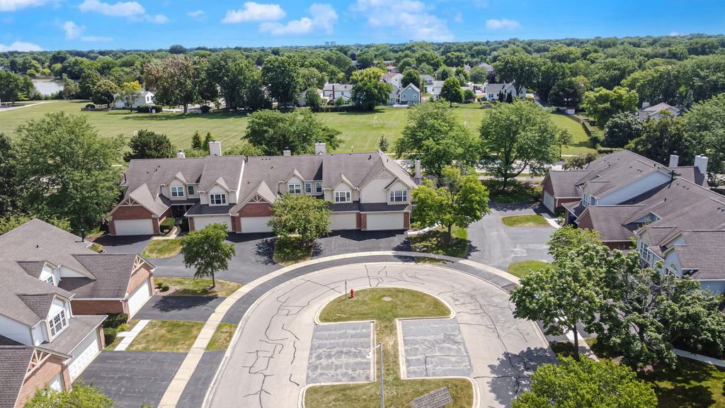 2316 Highland Court 2316, Schaumburg, IL 60194