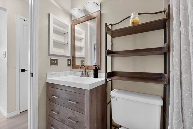 1793 Ira Drive NE, Rio Rancho, NM 87144