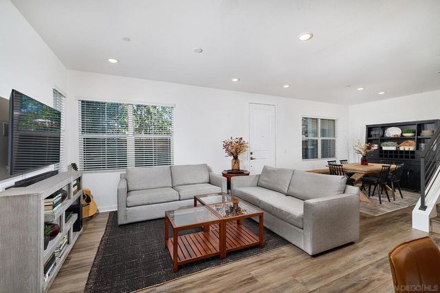 13070 Olympus Cir 1, Poway, CA 92064