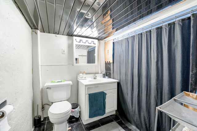 2530 N Neva Avenue, Chicago, IL 60707