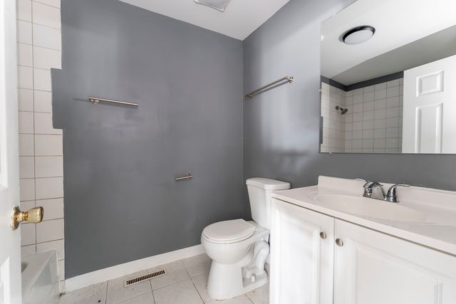 2530 N Neva Avenue, Chicago, IL 60707