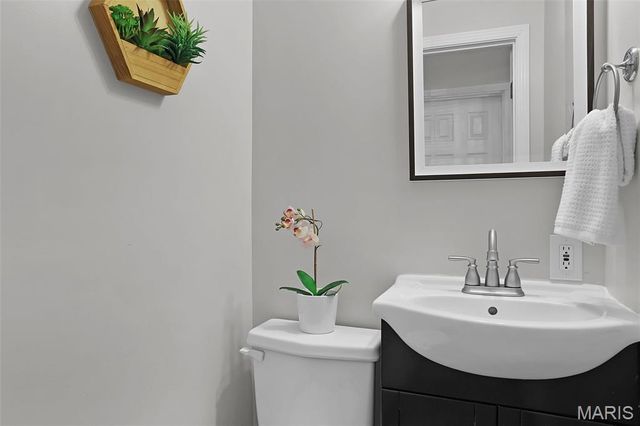 6023 Elizabeth Avenue, St Louis, MO 63139