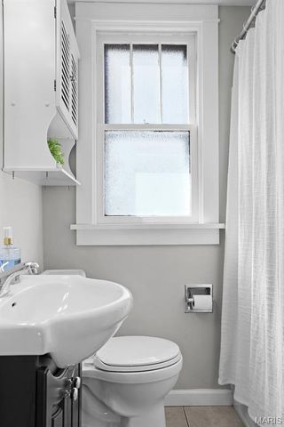 6023 Elizabeth Avenue, St Louis, MO 63139