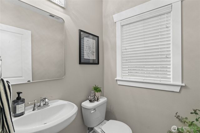 2011 Sumner Tapps Highway E, Bonney Lake, WA 98391