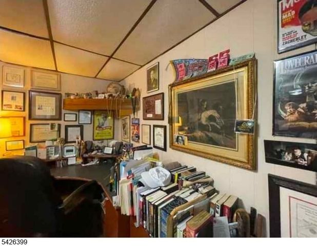 194 Washington St, Rocky Hill Boro, NJ 08553