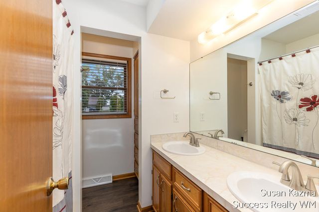 4425 Lucas Drive, Grandville, MI 49418