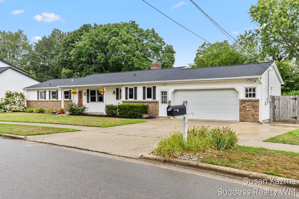 4425 Lucas Drive, Grandville, MI 49418