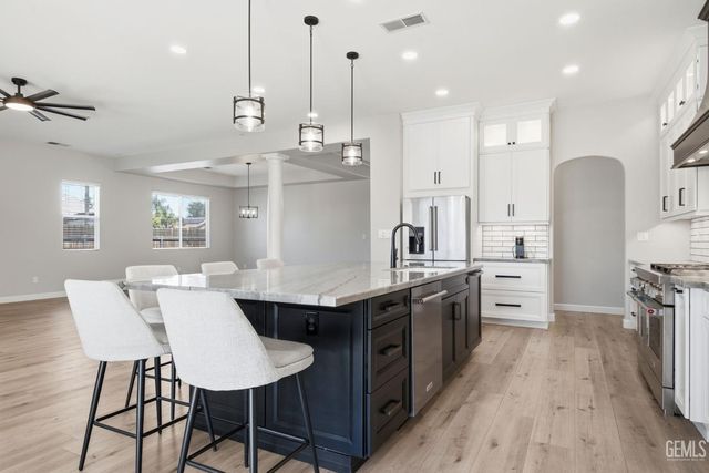 10819 Cypress Falls Avenue, Bakersfield, CA 93312